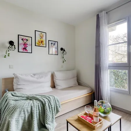 Cosy / / Val D'europe / Paris Apartment